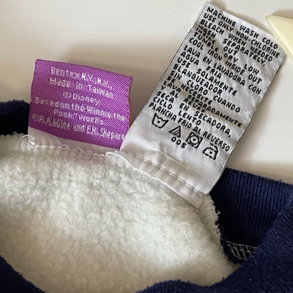 Vintage Winnie the Pooh 3-6 month “Pedaling Pooh” Baby Sweatshirt White Blue Red - Picture 6 of 6